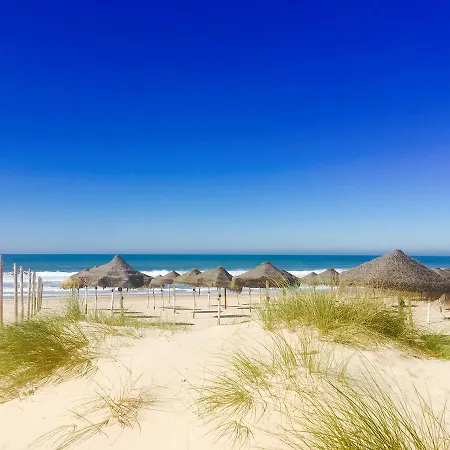 Lufi Surf House Costa Da Caparica Alojamento de Acomodação e Pequeno-almoço 2*