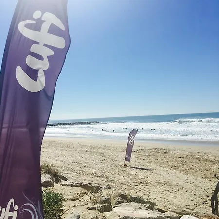 Lufi Surf House Costa Da Caparica 2* Charneca (Setubal)
