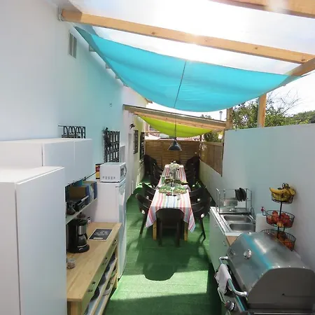 Lufi Surf House Costa Da Caparica Alojamento de Acomodação e Pequeno-almoço
