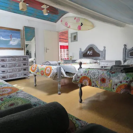Lufi Surf House Costa Da Caparica 2*
