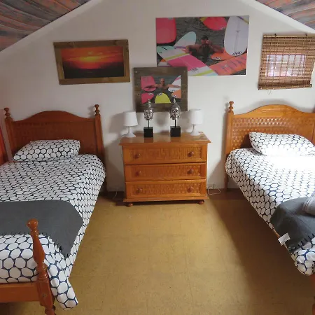 Lufi Surf House Costa Da Caparica 2*