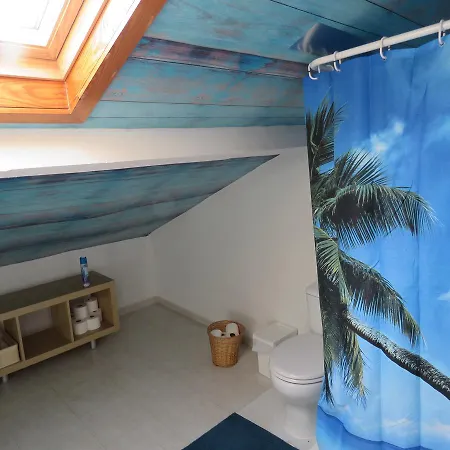 Lufi Surf House Costa Da Caparica Bed & Breakfast