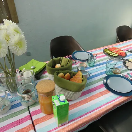 Lufi Surf House Costa Da Caparica Bed & Breakfast