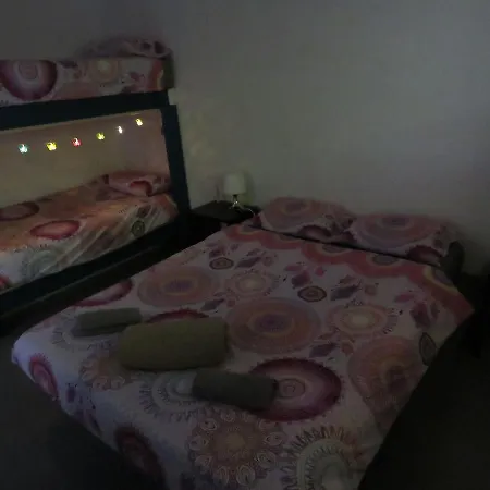 Lufi Surf House Costa Da Caparica Bed & Breakfast 2*